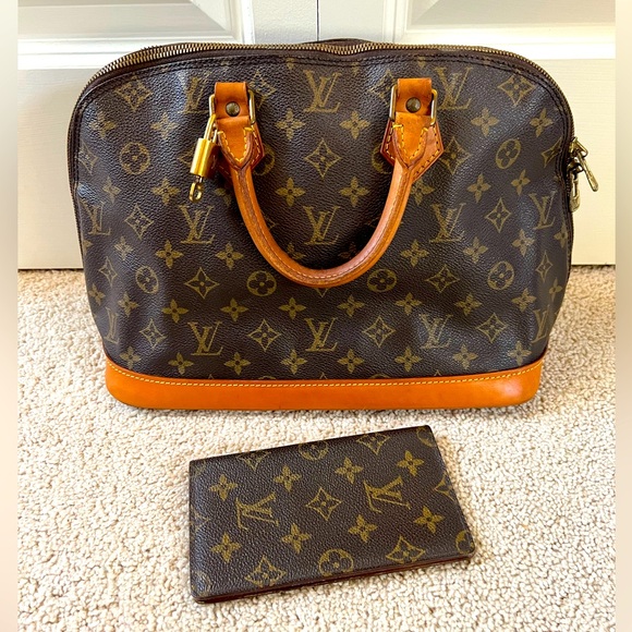 Louis Vuitton Monogram Alma handbag with bonus wallet! - Picture 1 of 15